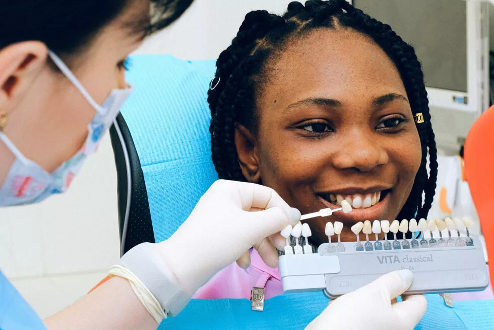 Cosmetic Bonding vs. Veneers: Which is the Best Option for You? feature image