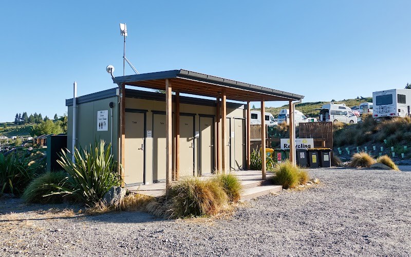 Lakes Edge Holiday Park Camping Ground