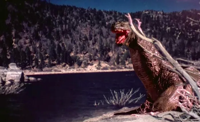 Scena iz filma The Crater Lake Monster(1977) 2