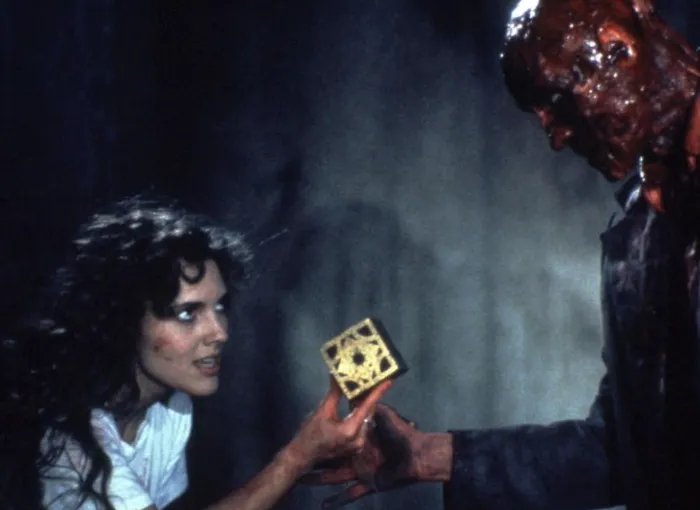 Scena iz filma Hellraiser(1987) 2
