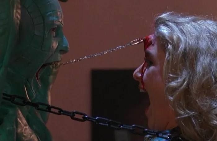 Scena iz filma Hellraiser III: Hell on Earth(1992) 2