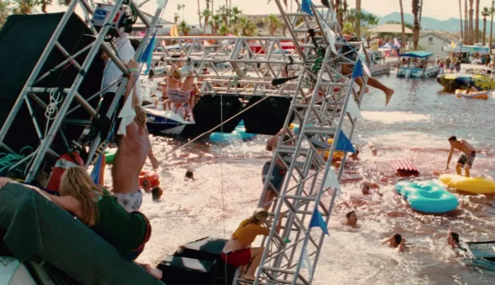 Scena iz filma Piranha 3D(2010) 3