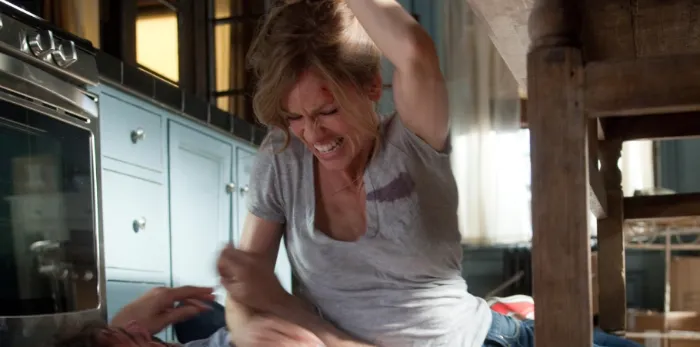 Scena iz filma The Resident(2011) 3