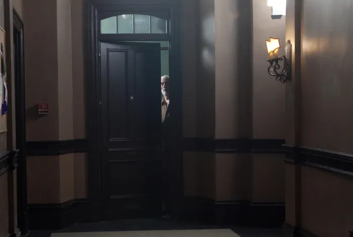 Scena iz filma The Resident(2011) 1