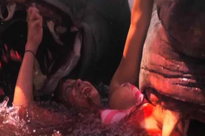 Scena iz filma 2-Headed Shark Attack(2012) 2