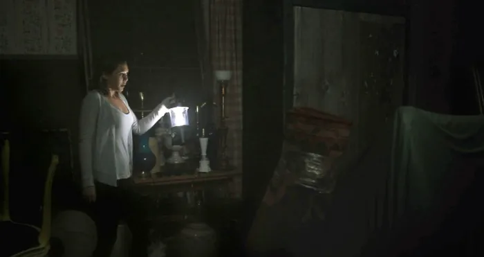 Scena iz filma Silent House(2011) 1
