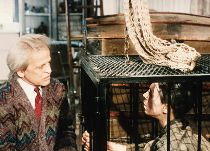 Scena iz filma Crawlspace(1986) 3