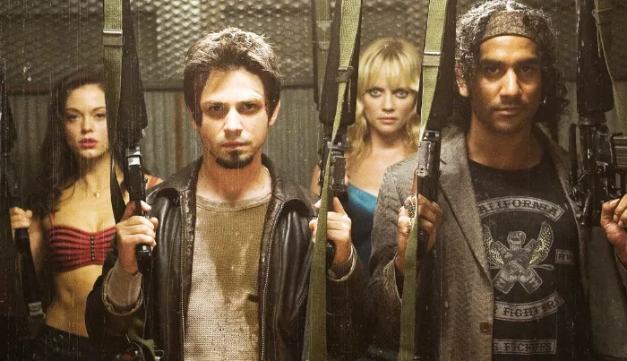 Scena iz filma Planet Terror (2007) 2