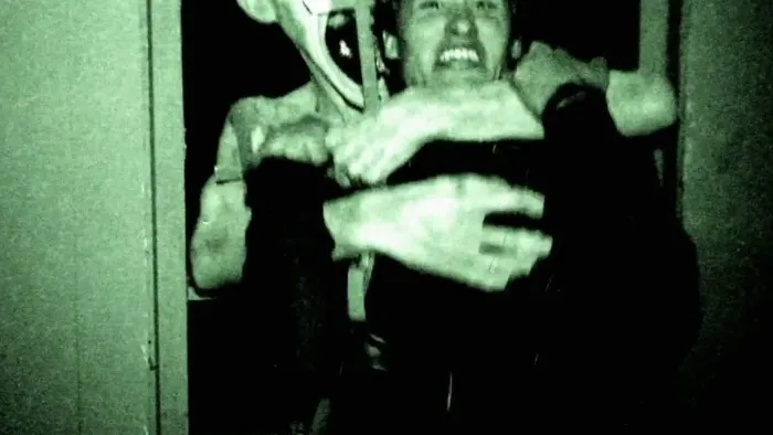 Scena iz filma Grave Encounters 2(2012) 3