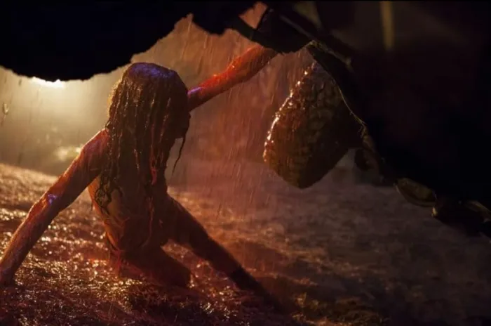 Scena iz filma Evil Dead(2013) 3