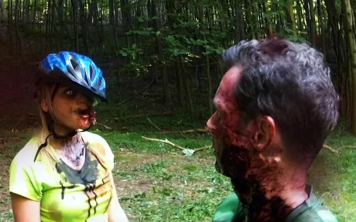 Scena iz filma V/H/S 2(2013) 2