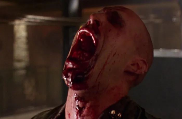 Scena iz filma Lord of Illusions(1995) 3