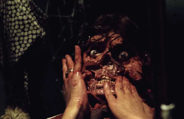 Scena iz filma Poltergeist(1982) 3