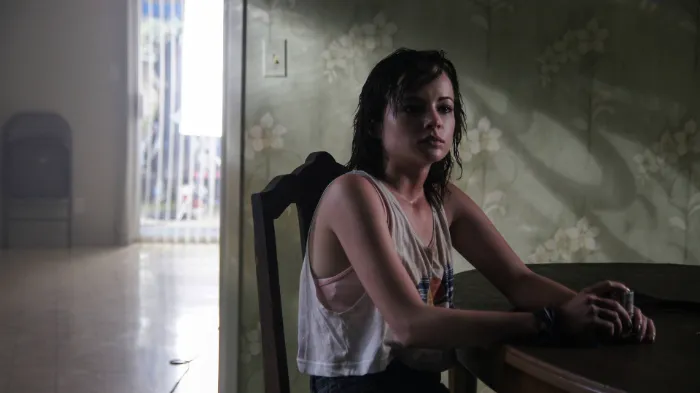 Scena iz filma At the Devil's Door(2014) 3