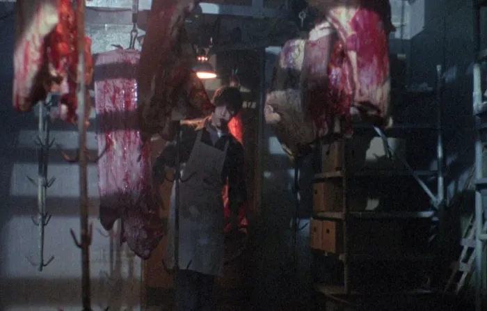 Scena iz filma Intruder(1989) 1