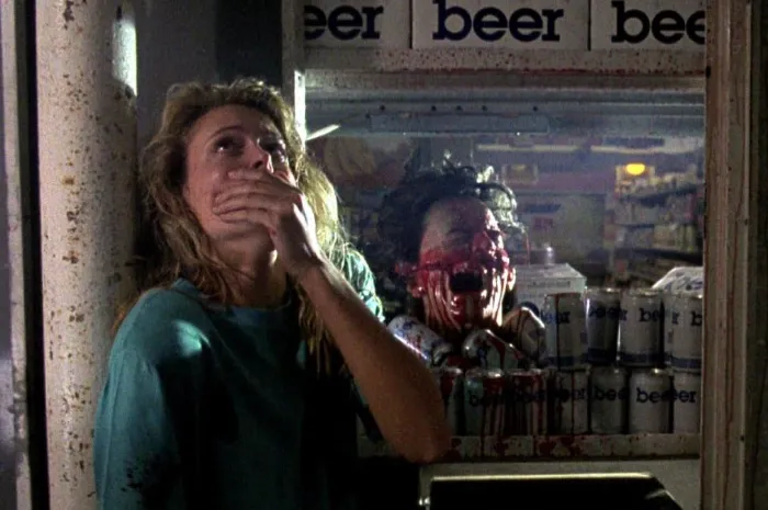 Scena iz filma Intruder(1989) 2