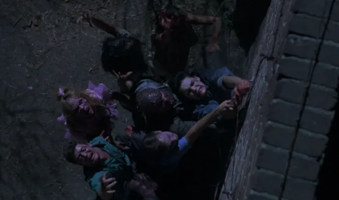Scena iz filma Night of the Demons(1988) 1