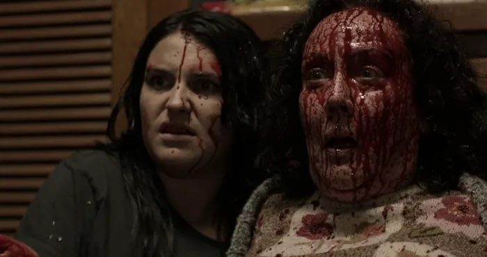Scena iz filma Housebound(2014) 2
