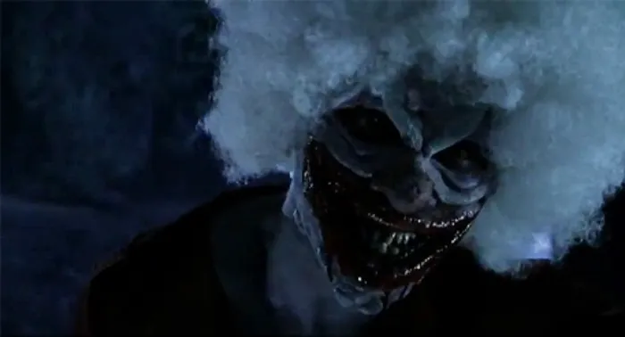 Scena iz filma Scary or Die(2012) 1