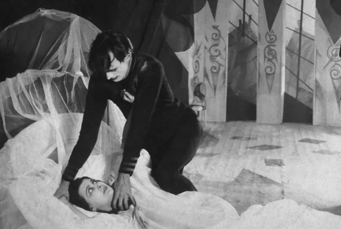 Scena iz filma The Cabinet of dr. Caligari(1920) 1