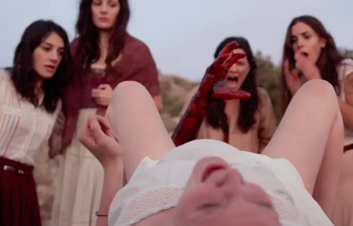 Scena iz filma Holidays(2016) 3