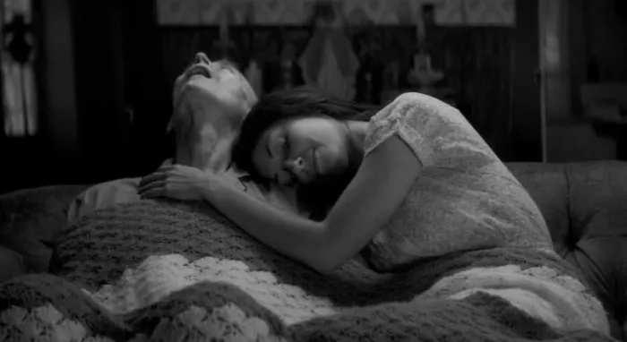 Scena iz filma The Eyes of My Mother(2016) 3