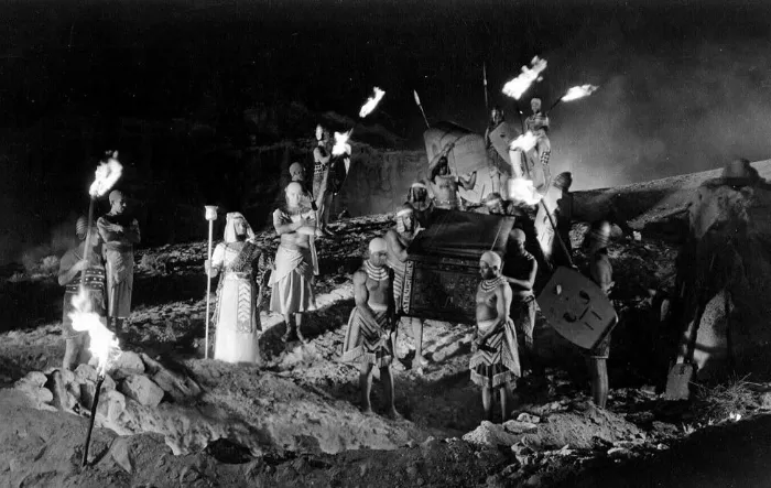 Scena iz filma The Mummy(1932) 2