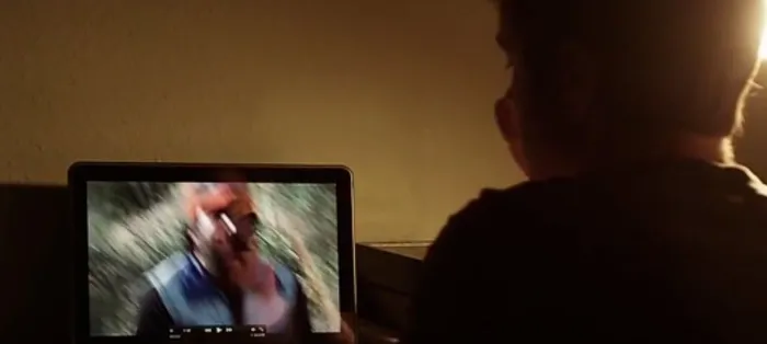 Scena iz filma Resolution(2012) 1