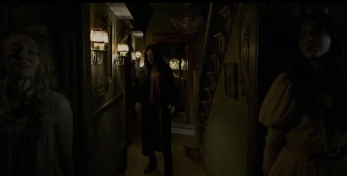Scena iz filma Incident in a Ghostland(2018) 1