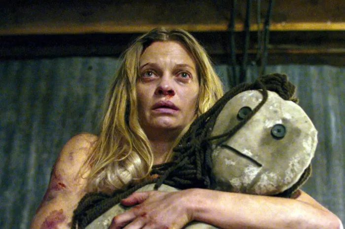 Scena iz filma Incident in a Ghostland(2018) 3