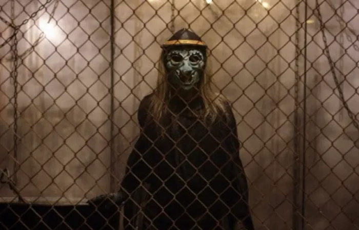 Scena iz filma Haunt(2019) 1