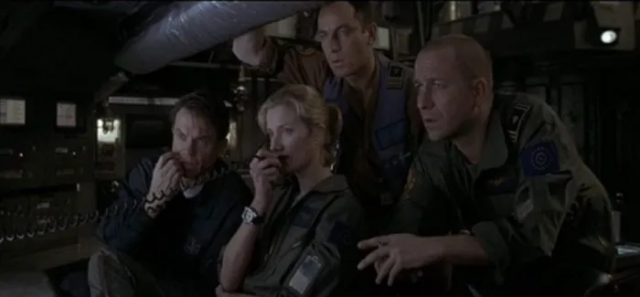 Scena iz filma Event Horizon(1997) 1