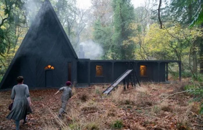 Scena iz filma Gretel & Hansel(2020) 1