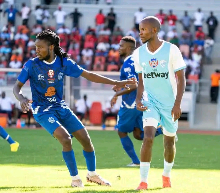 Silver Stun Wanderers in Charity Shield 