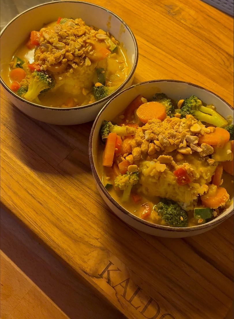 Einfaches Gemüse Curry mit Kokosmilch für jeden Tag