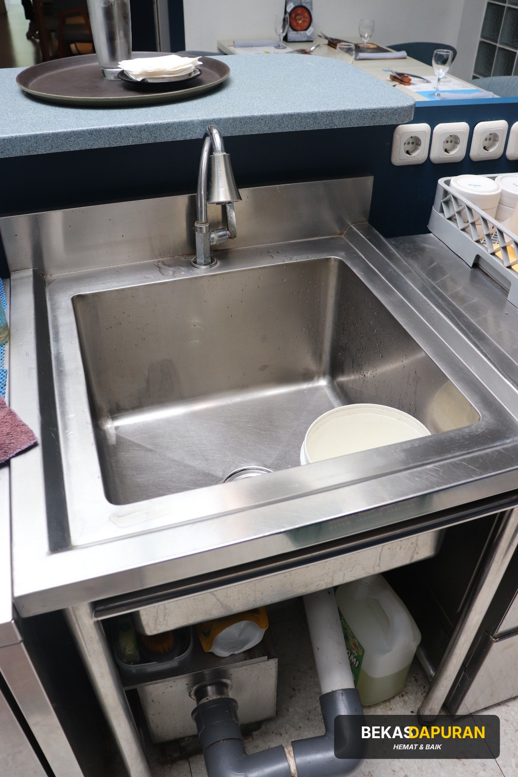 Sink ice bin cocktail