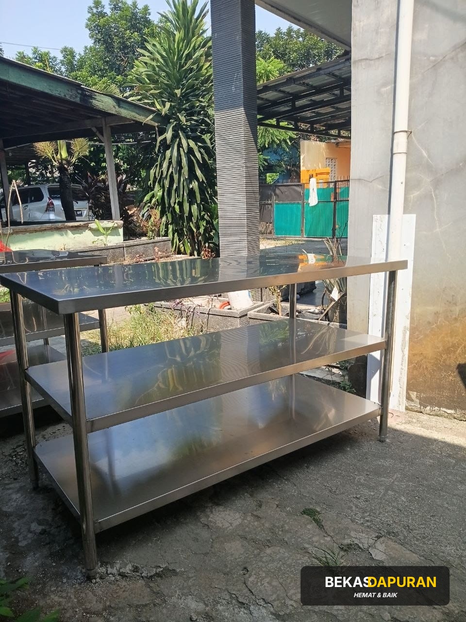 Meja 3 susun