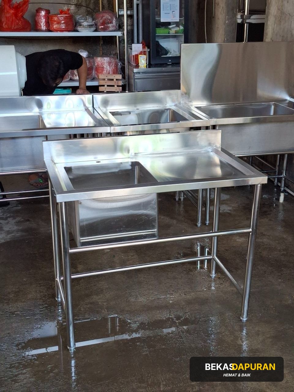 Sink 1 lubang sayap Ukuran P:100 × L:70 × T:85 Ukuran lubang : 50 × 50 x 30