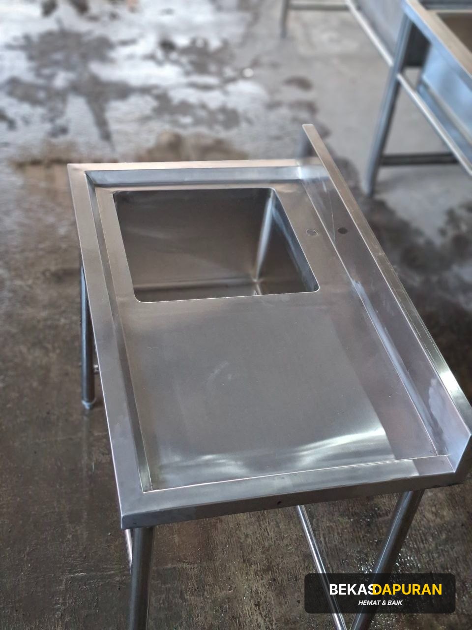Sink 1 lubang sayap Ukuran P:100 × L:70 × T:85 Ukuran lubang : 50 × 50 x 30 thumbnail