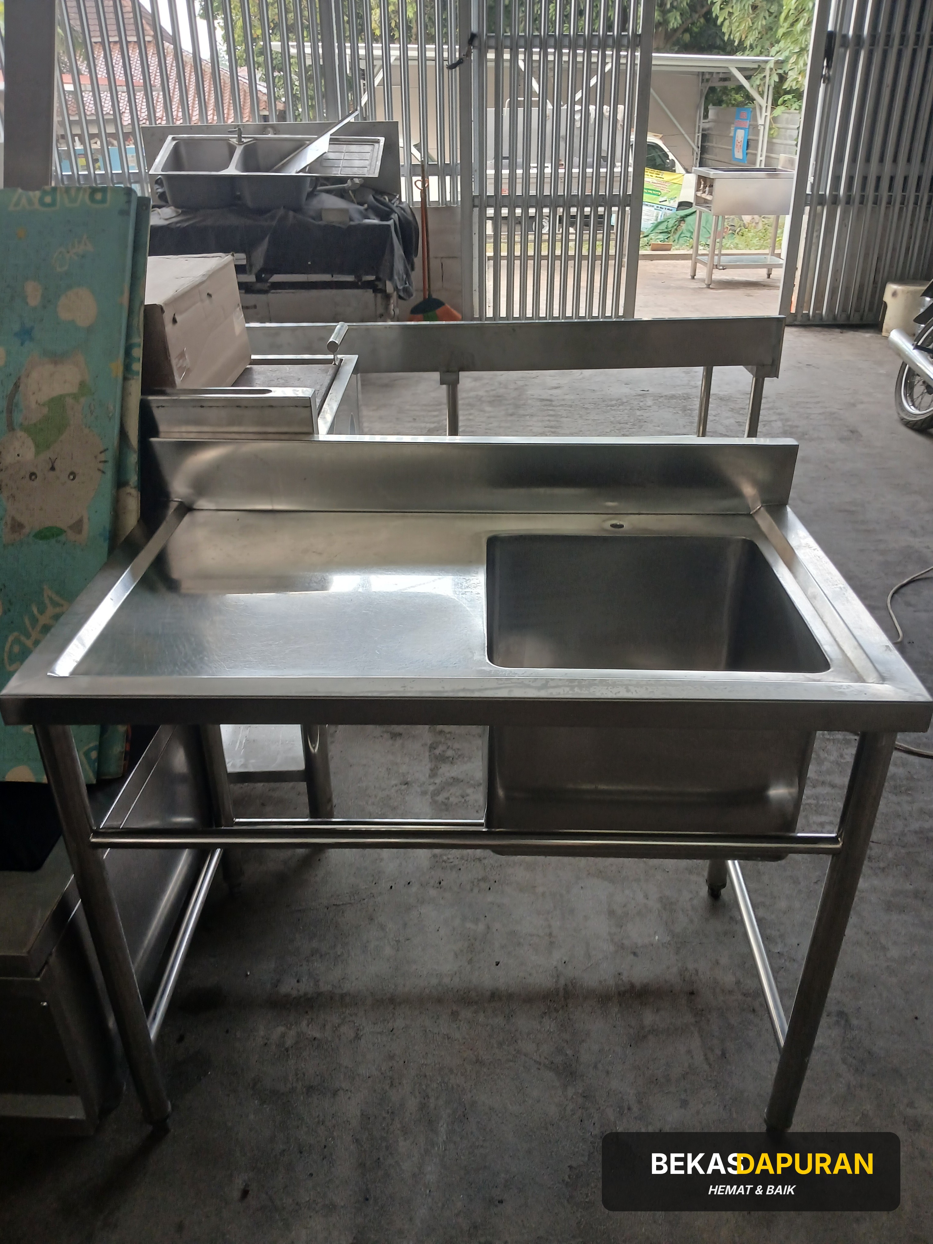 Single sink sayap