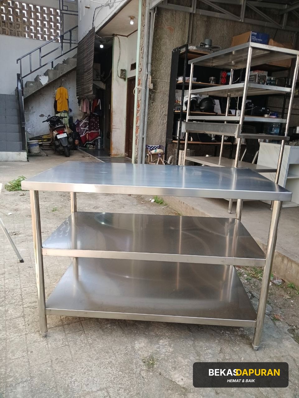 1• Meja 3 susun  120 x 70 x 85