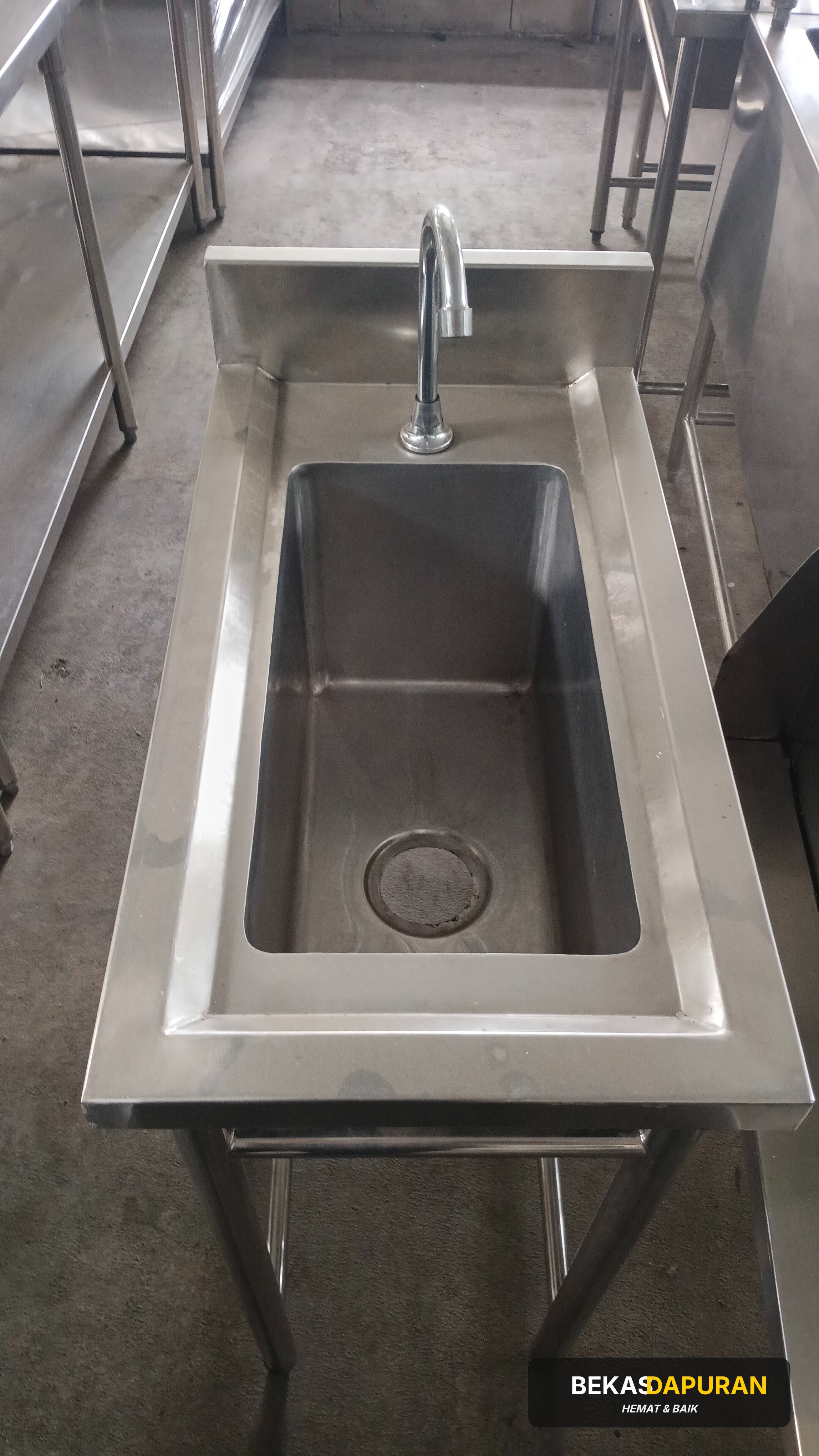 Sink 1 lubang sayap