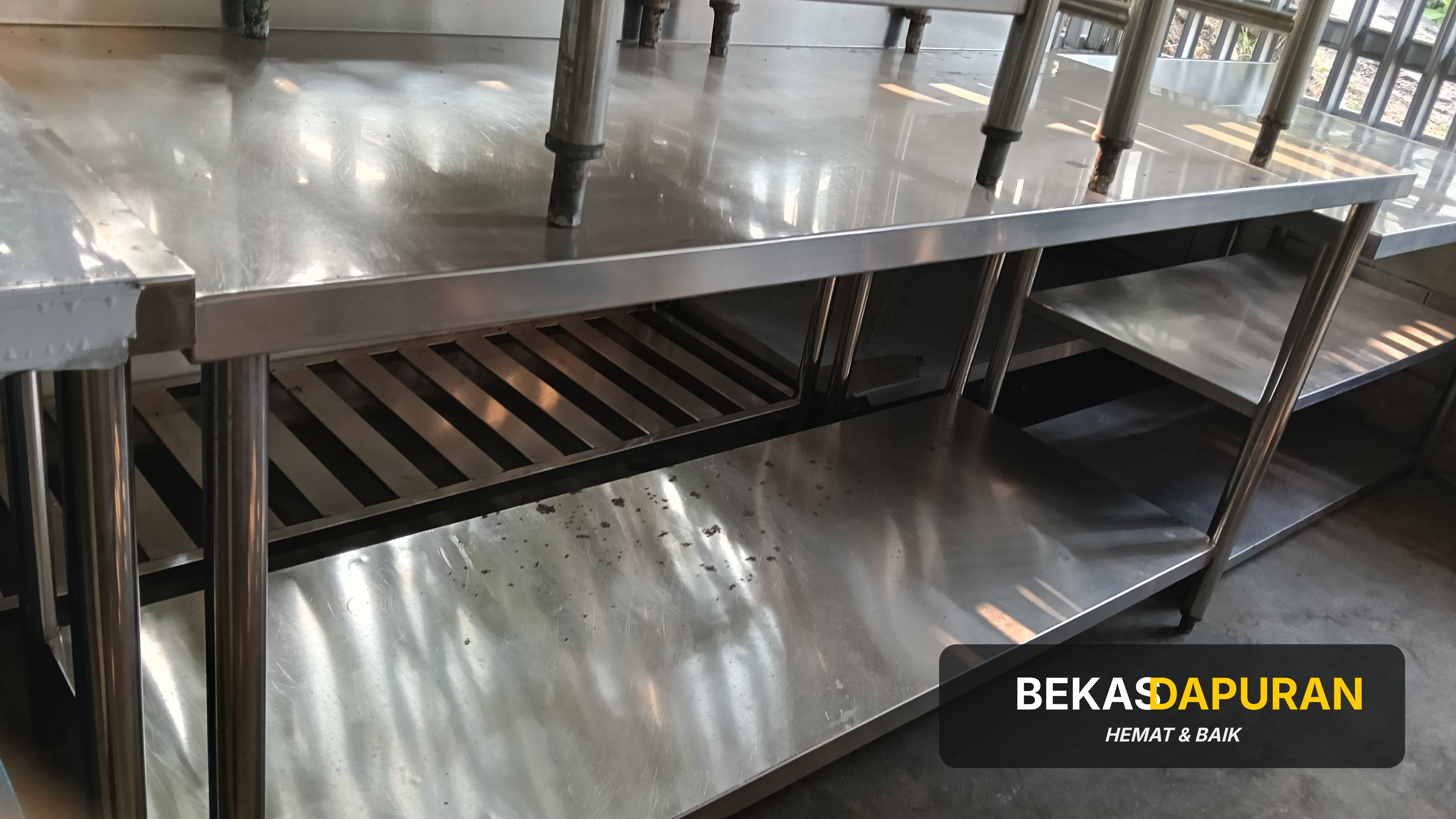 Meja 2 susu. Backsplash