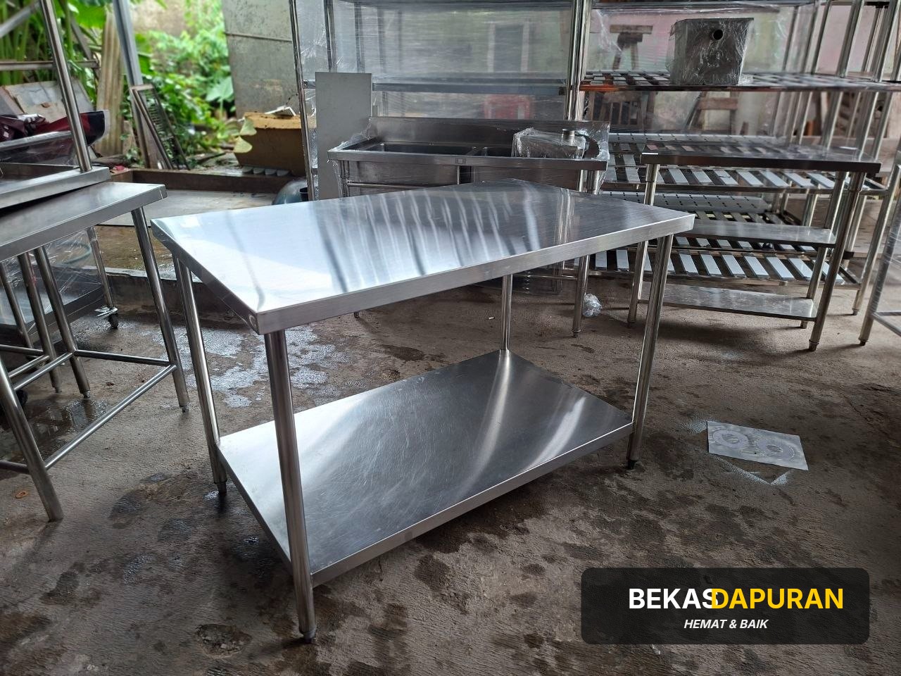 Meja 2 susun