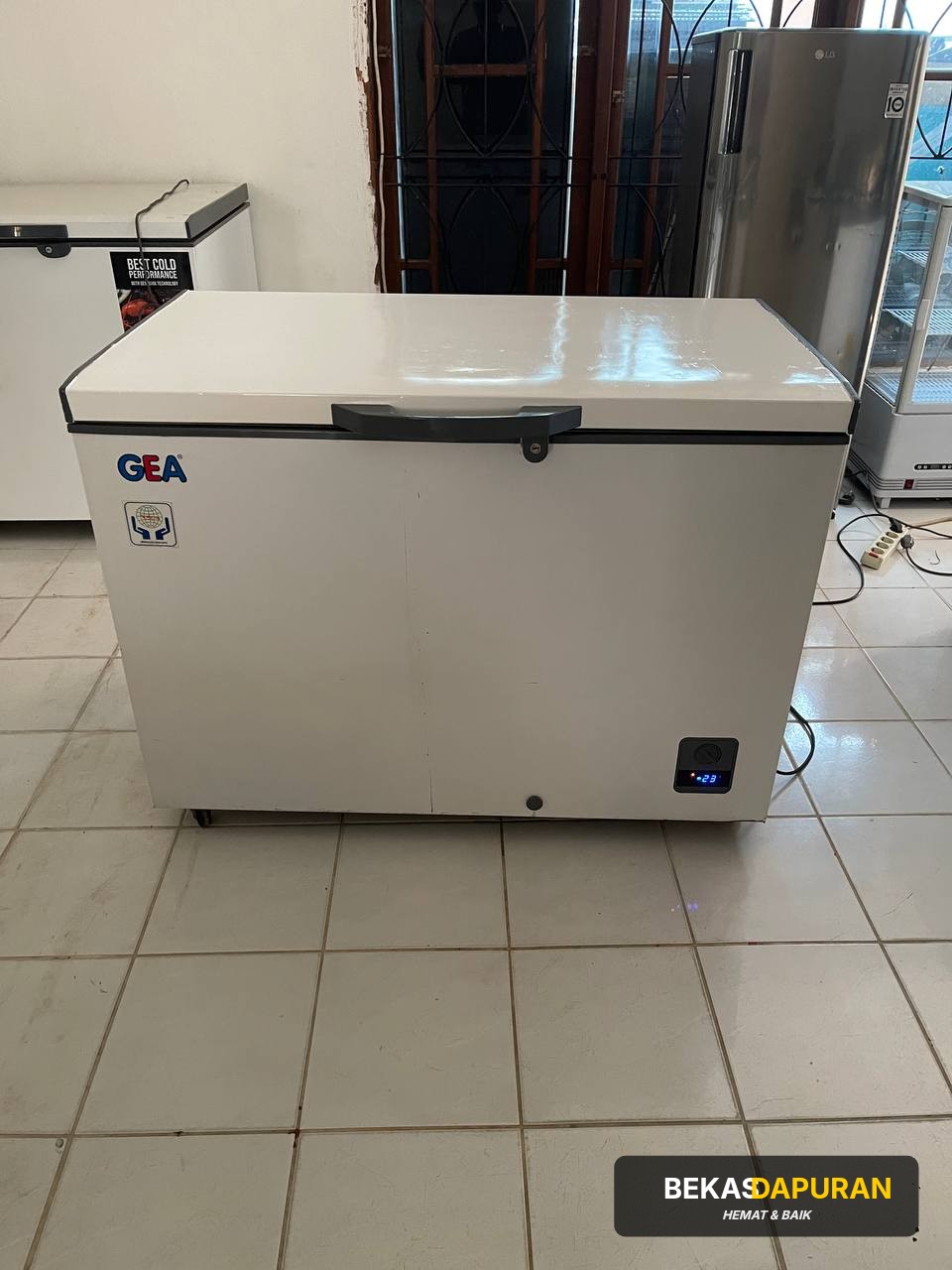 Freezer box GEA 318 liter