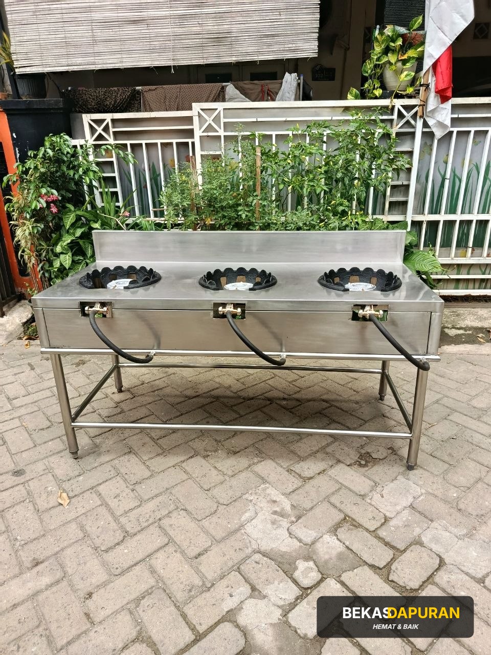 Kompor 3 tungku