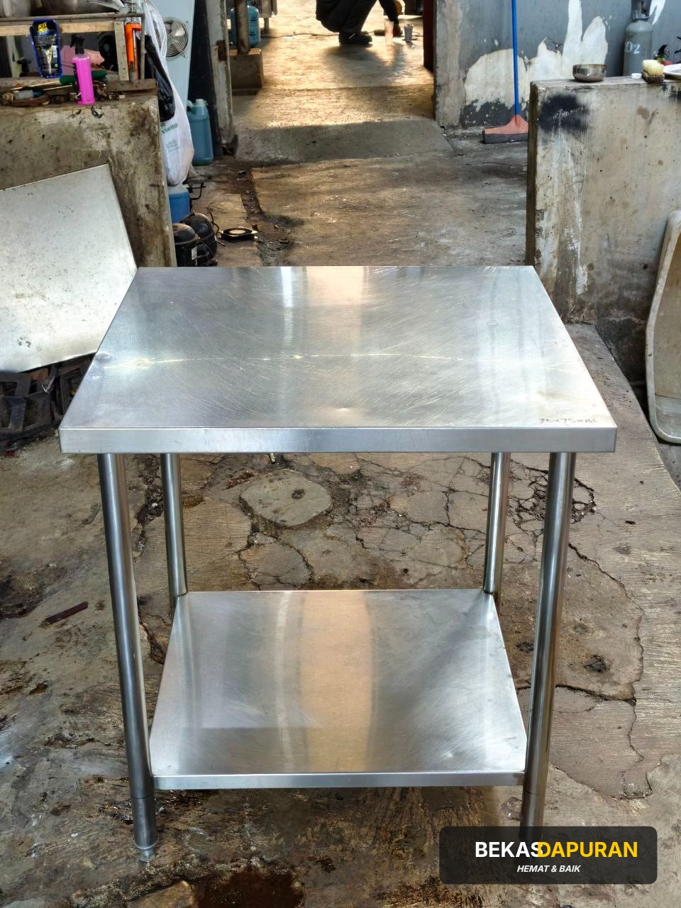 Meja 2 susun
