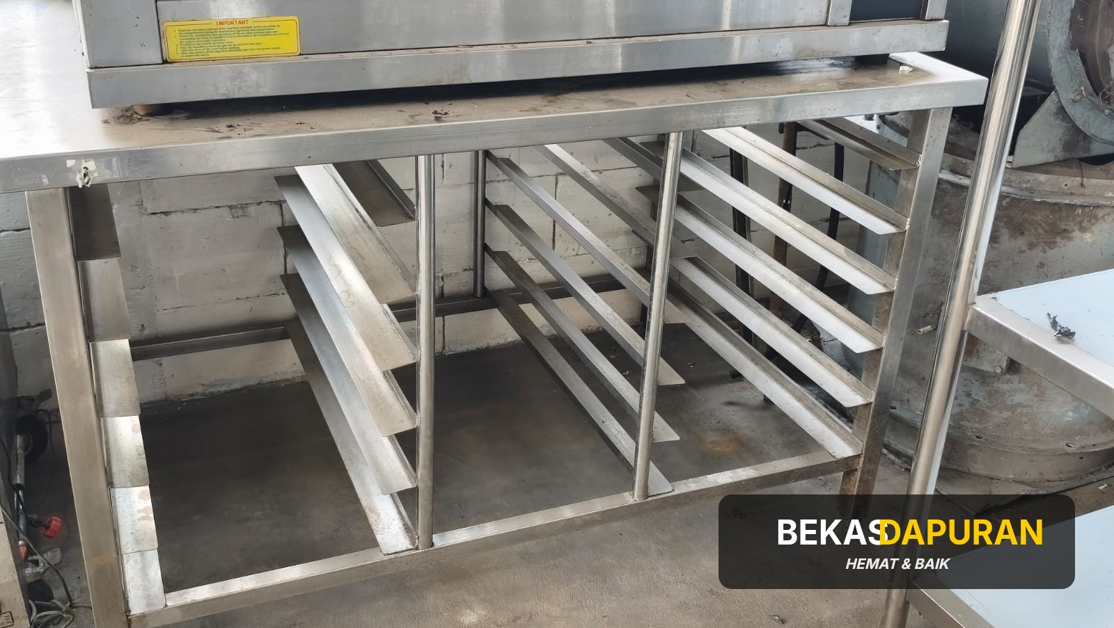 Meja tray Oven Deck