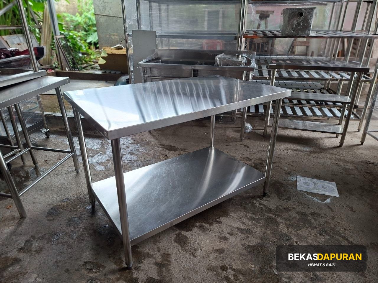 Meja 2 susun