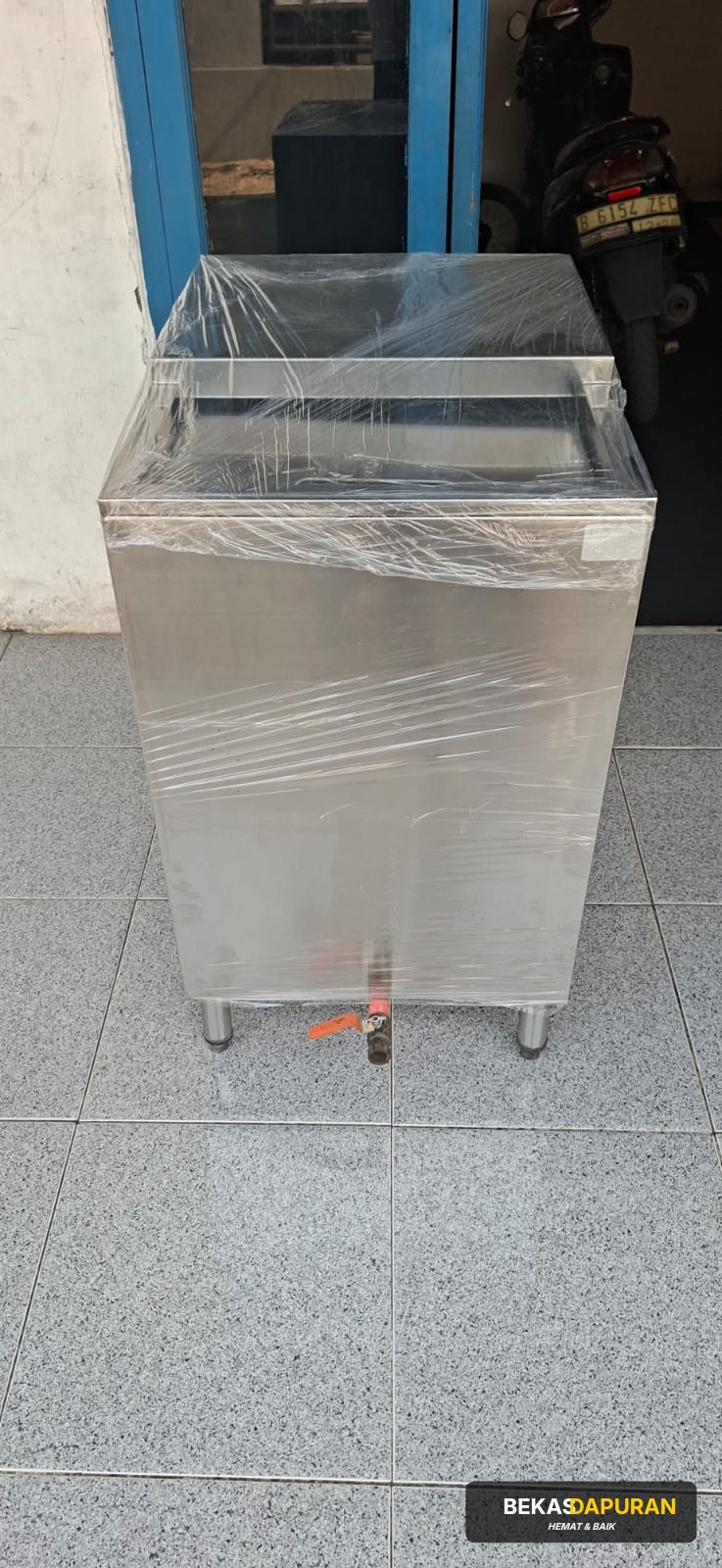 Ice bin